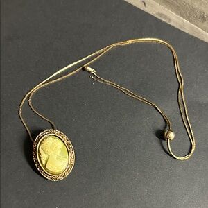 Vintage Peri signed‎ Green & Gold Cameo Pendant Necklace on Adjustable Chain